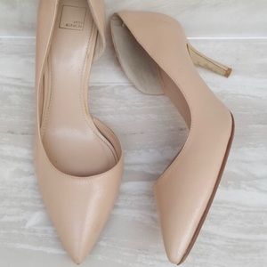 Classic nude heel
